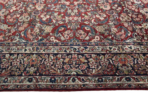 Corner detail of 1950s Sarough rug showing border pattern and Wool pile
