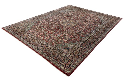 Corner detail of 1950s Sarough rug showing border pattern and Wool pile