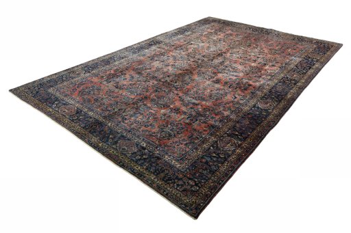 Corner detail of 1930s Sarough rug showing border pattern and Cork pile