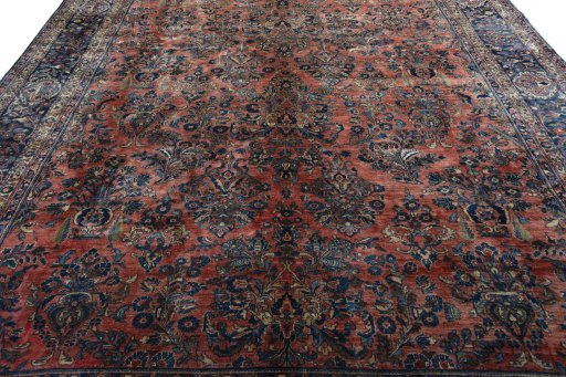 Full view of 1930s Sarough rug from Iran / Persia, 506 × 315 cm in Red tones