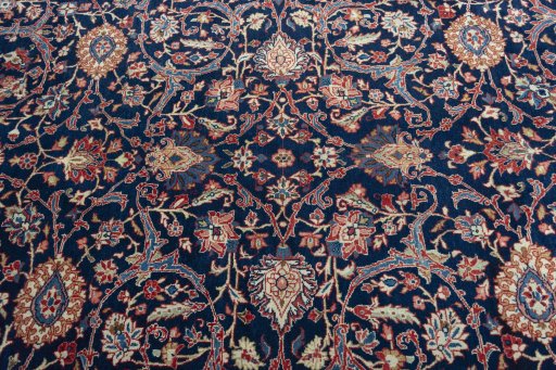 Central medallion detail of 1970s Sarough rug from Iran / Persia
