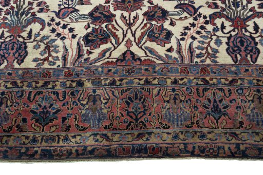 Full view of 1930s Sarough rug from Iran / Persia, 341 × 235 cm in Beige tones