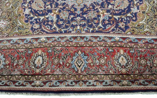 Full view of 1970s Sarough rug from Iran / Persia, 431 × 317 cm in Beige tones