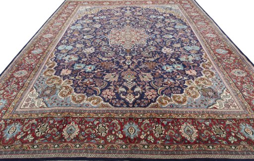 Surface texture of 1970s Sarough rug with natural Wool and intricate pattern