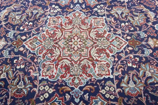 Central medallion detail of 1970s Sarough rug from Iran / Persia