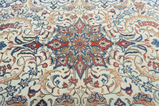 Central medallion detail of New Sarough rug from Iran / Persia