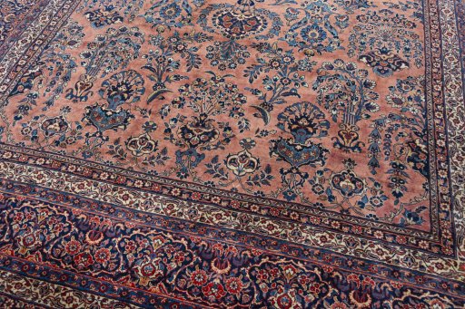 Close-up detail of 1930s Sarough rug from Iran / Persia showing Cork weave