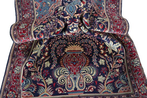 Surface texture of New Sarough rug with natural Wool and intricate pattern