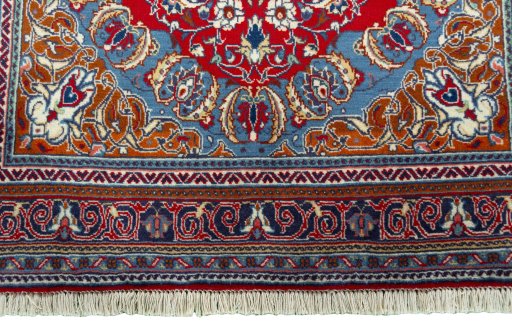 Close-up detail of 2000s Sarough rug from Iran / Persia showing Cork weave