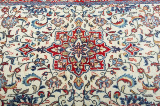 Central medallion detail of New Sarough rug from Iran / Persia