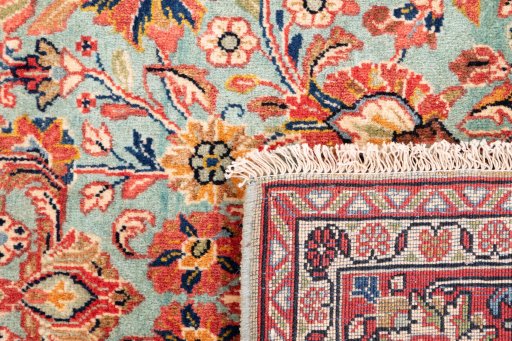 Close-up detail of 1975s Sarough rug from Iran / Persia showing Wool weave