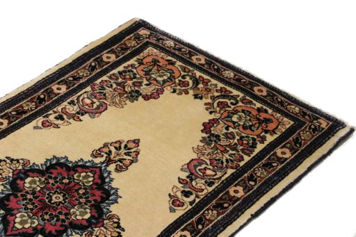 Surface texture of New Sarough rug with natural Wool and intricate pattern