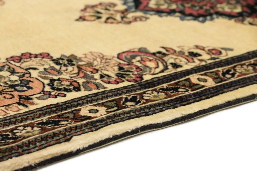 Central medallion detail of New Sarough rug from Iran / Persia