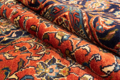 Surface texture of New Sarough rug with natural Wool and intricate pattern