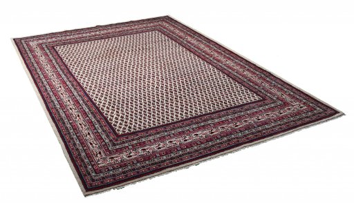 Corner detail of 2000s Sarough Mir rug showing border pattern and Wool pile