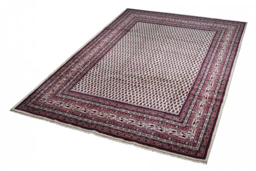 Close-up detail of 2000s Sarough Mir rug from Iran / Persia showing Wool weave