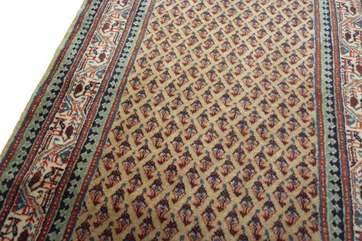 Backside of handmade 1970s Sarough Mir rug showing knot structure and weave density