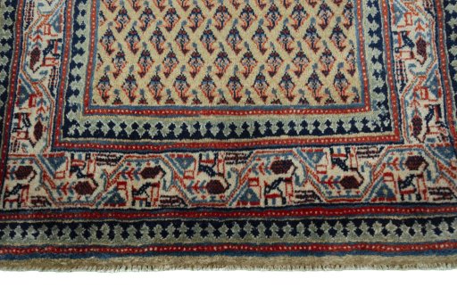 Central medallion detail of 1970s Sarough Mir rug from Iran / Persia