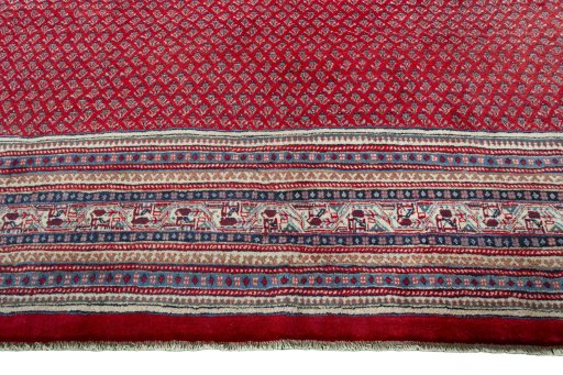 Central medallion detail of 2000s Sarough Mir rug from Iran / Persia