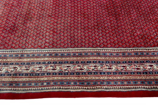 Close-up detail of 2000s Sarough Mir rug from Iran / Persia showing Wool weave