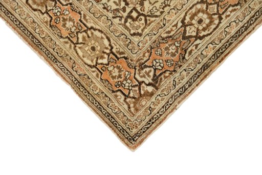 Backside of handmade 1900s Tabriz rug showing knot structure and weave density