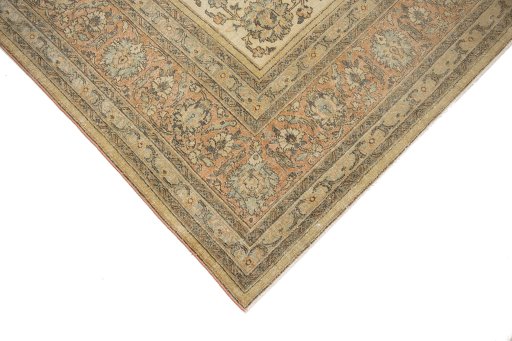 Backside of handmade 1900s Tabriz rug showing knot structure and weave density