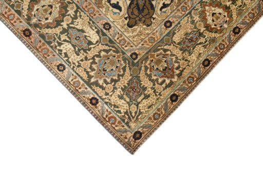 Backside of handmade 1900s Tabriz rug showing knot structure and weave density