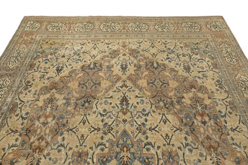 Backside of handmade 1900s Tabriz rug showing knot structure and weave density