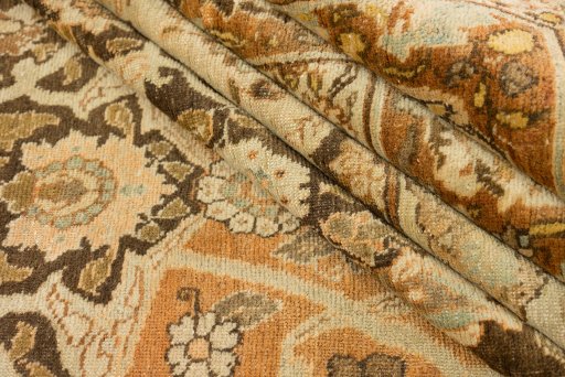 Close-up detail of 1900s Tabriz rug from Iran / Persia showing Wool weave