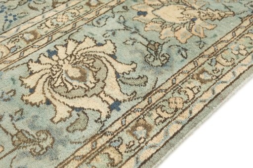 Central medallion detail of 1940s Tabriz rug from Iran / Persia