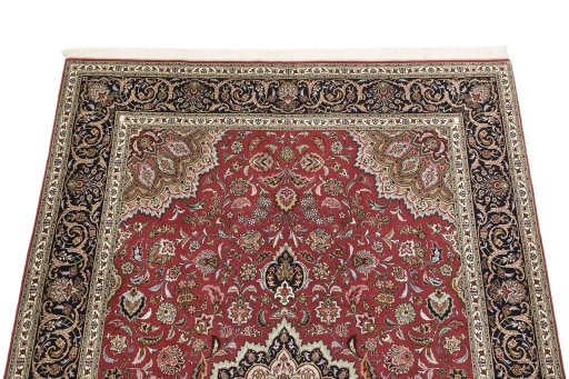 Surface texture of 1990s Tabriz rug with natural Wool and intricate pattern