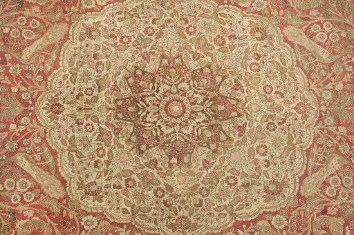 Close-up detail of 1900s Tabriz rug from Iran / Persia showing Wool weave