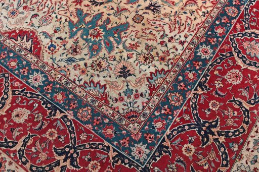 Close-up detail of 1930s Tabriz rug from Iran / Persia showing Wool weave