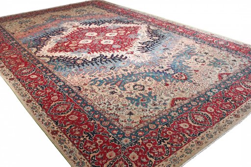 Corner detail of 1930s Tabriz rug showing border pattern and Wool pile