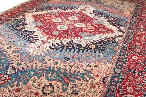 Central medallion detail of 1930s Tabriz rug from Iran / Persia