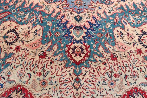 Close-up detail of 1930s Tabriz rug from Iran / Persia showing Wool weave