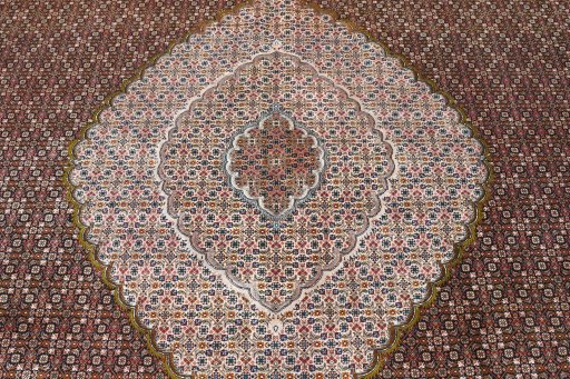 Central medallion detail of 2000s Tabriz rug from Iran / Persia
