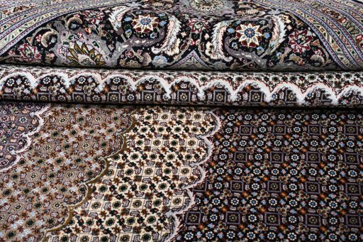 Close-up detail of New Tabriz rug from Iran / Persia showing Cork weave