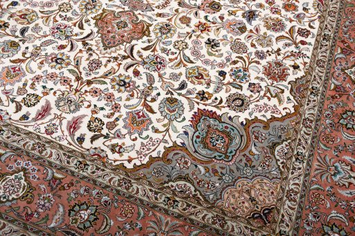Close-up detail of New Tabriz rug from Iran / Persia showing Cork weave