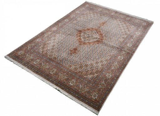 Close-up detail of New Tabriz rug from Iran / Persia showing Cork weave