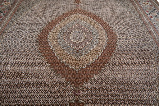 Close-up detail of New Tabriz rug from Iran / Persia showing Cork weave