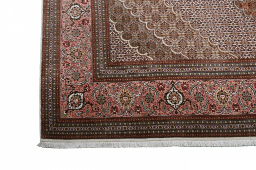 Close-up detail of New Tabriz rug from Iran / Persia showing Cork weave