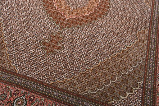 Close-up detail of New Tabriz rug from Iran / Persia showing Cork weave
