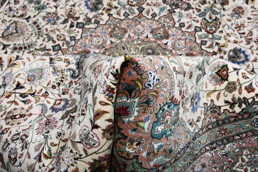 Close-up detail of New Tabriz rug from Iran / Persia showing Cork weave