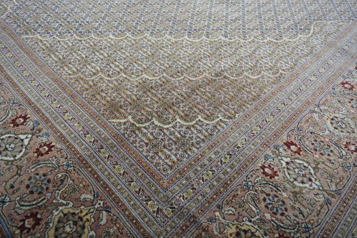 Close-up detail of New Tabriz rug from Iran / Persia showing Cork weave