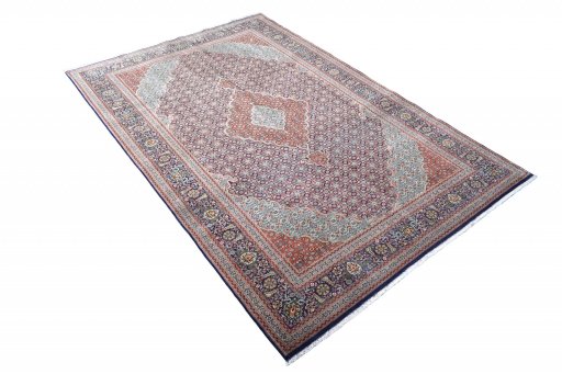 Close-up detail of New Tabriz rug from Iran / Persia showing Cork weave