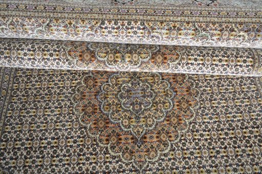 Close-up detail of Unknown Tabriz rug from Iran / Persia showing Wool weave