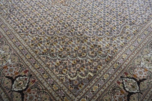 Close-up detail of Unknown Tabriz rug from Iran / Persia showing Wool weave