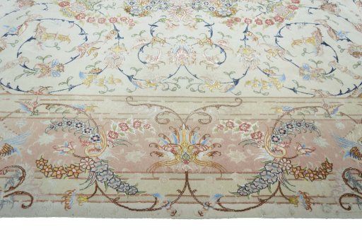 Close-up detail of New Tabriz rug from Iran / Persia showing Cork weave