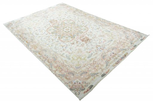 Close-up detail of New Tabriz rug from Iran / Persia showing Cork weave